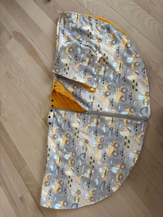 Poncho à capuchon amovible